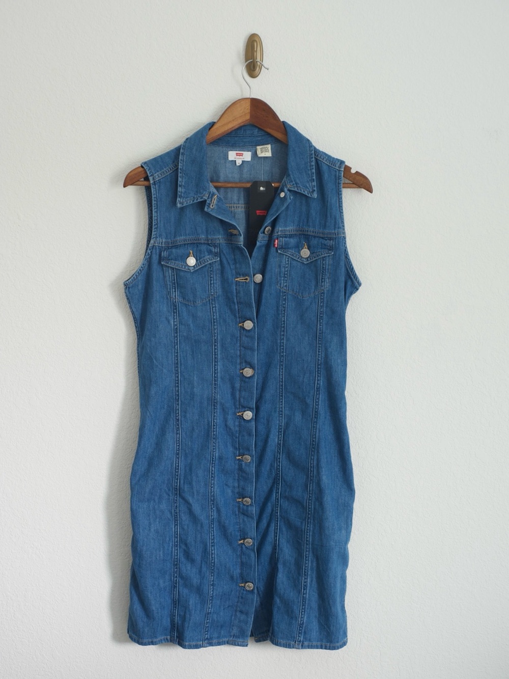 Levi’s Lightweight Sleeveless Denim Dress